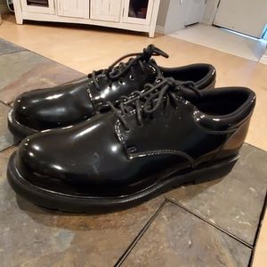 Hi gloss uniform shoes